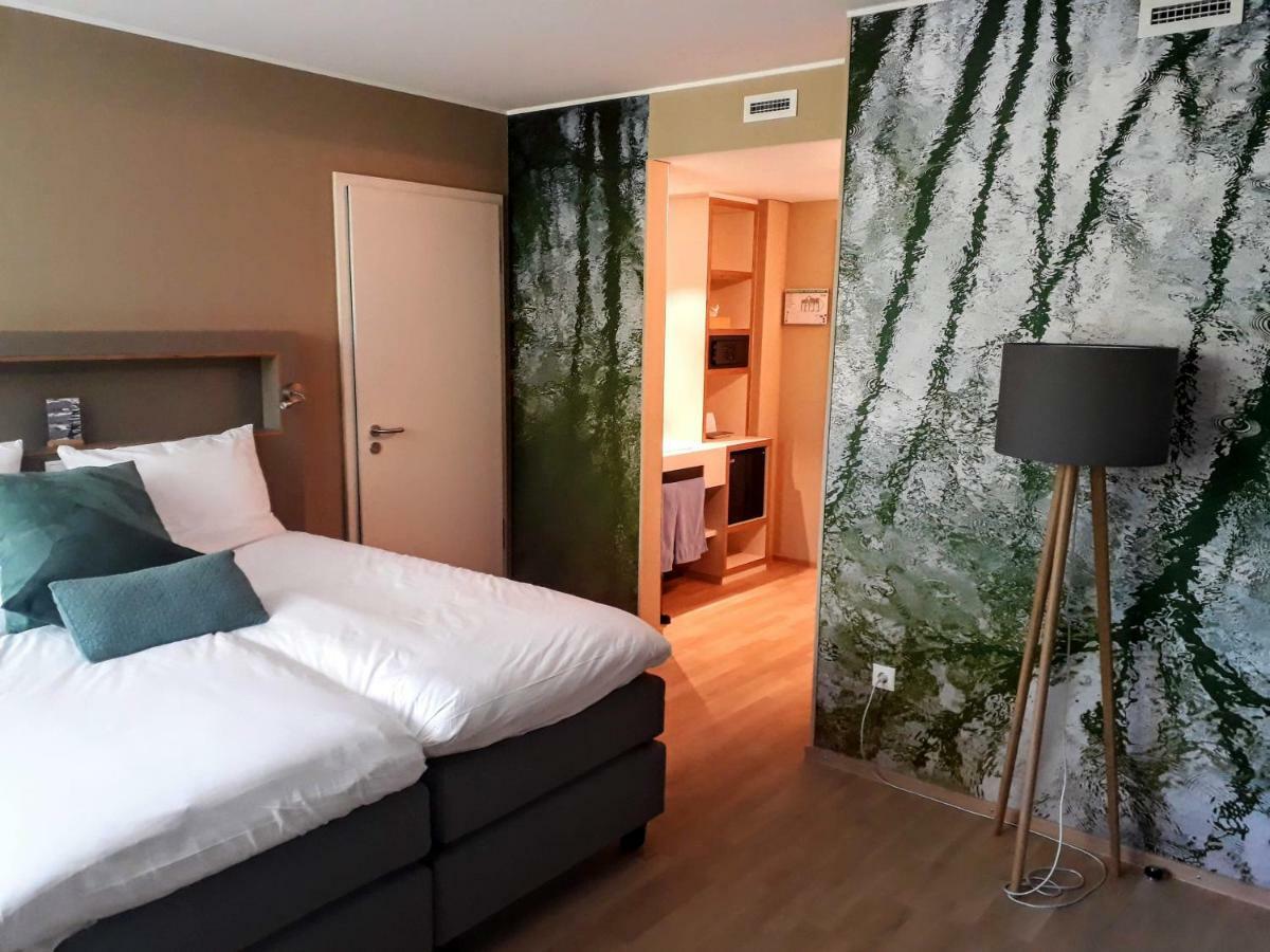 Peitche Lauer Hotel Useldange Bagian luar foto