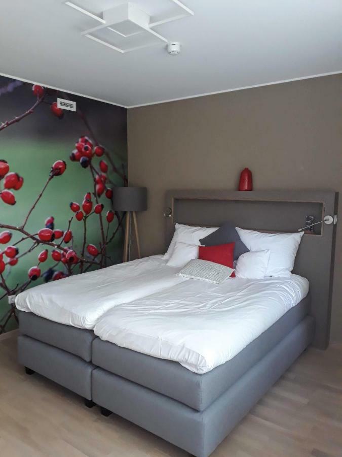 Peitche Lauer Hotel Useldange Bagian luar foto