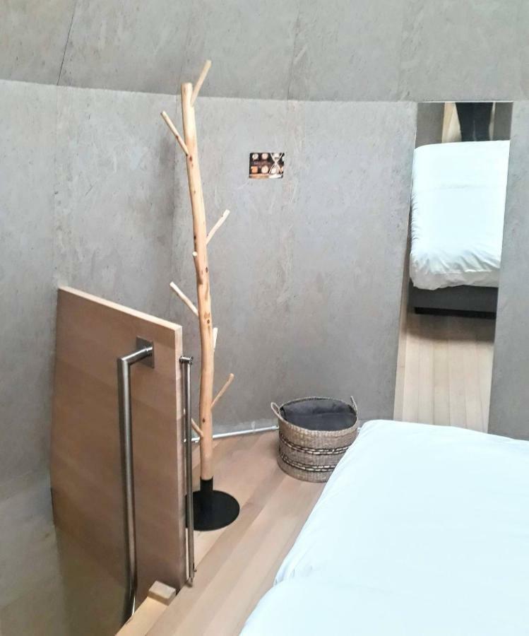 Peitche Lauer Hotel Useldange Ruang foto