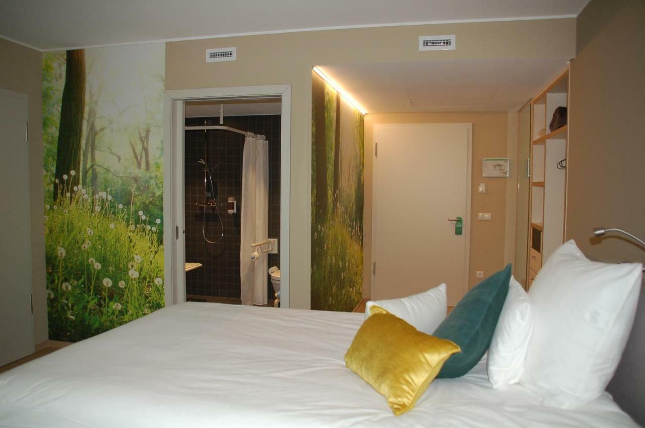 Peitche Lauer Hotel Useldange Bagian luar foto